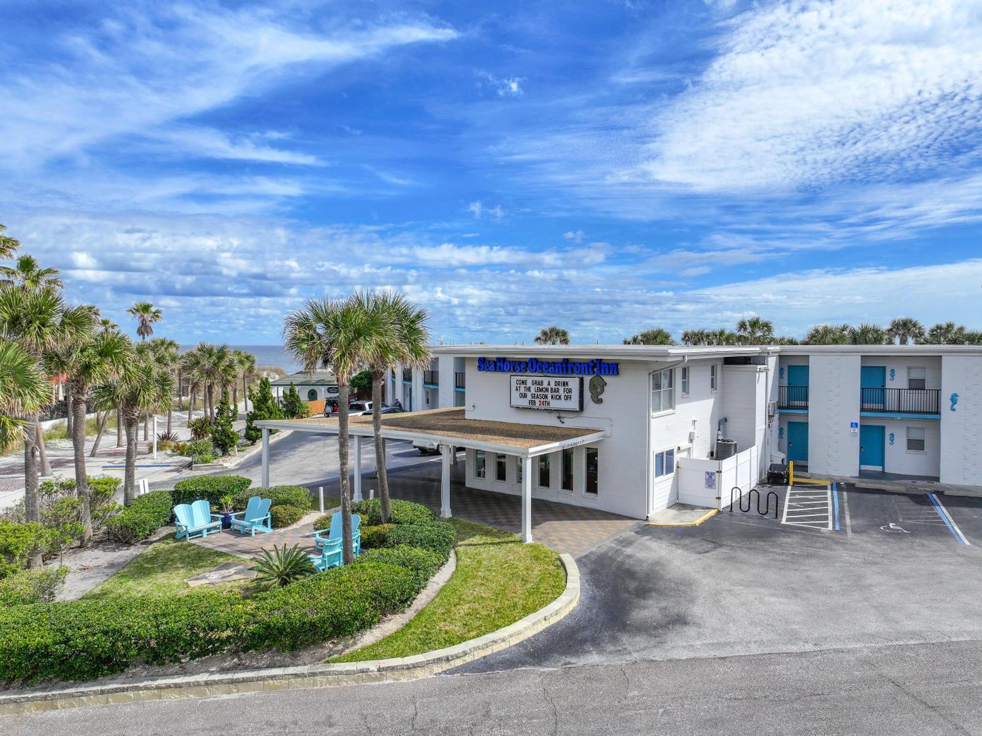 Seahorse Oceanfront Inn Neptune Beach Eksteriør billede