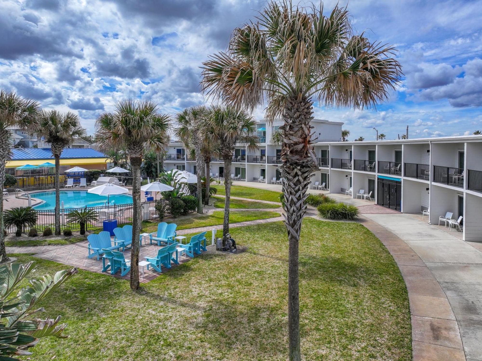 Seahorse Oceanfront Inn Neptune Beach Eksteriør billede